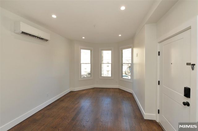 203 3rd Street 2, Jersey City, NJ 07302