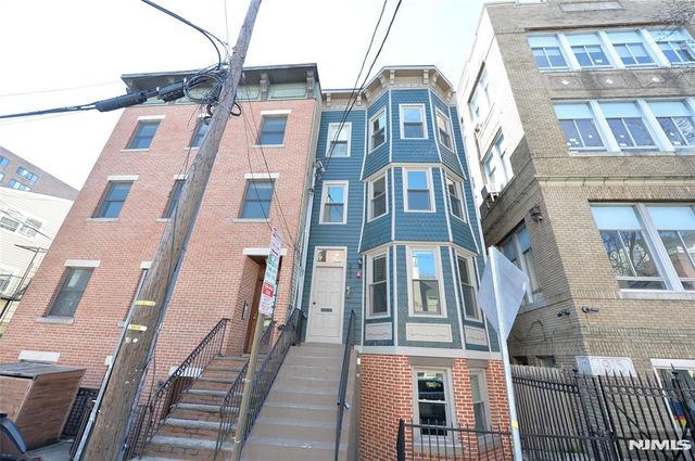203 3rd Street 2, Jersey City, NJ 07302