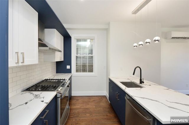 203 3rd Street 2, Jersey City, NJ 07302