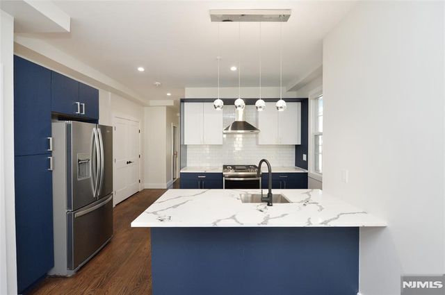 203 3rd Street 2, Jersey City, NJ 07302