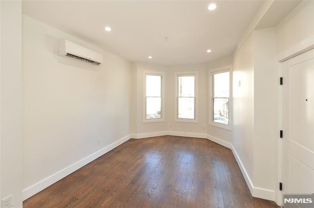 203 3rd Street 2, Jersey City, NJ 07302