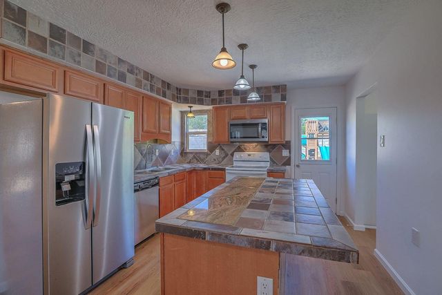 11609 Palm Springs Avenue NE, Albuquerque, NM 87111