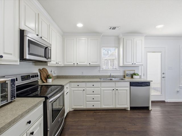 202 S Stratton Street, Decatur, TX 76234