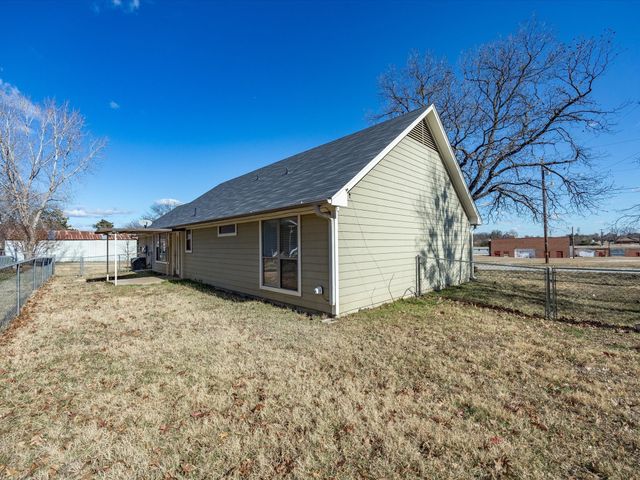 202 S Stratton Street, Decatur, TX 76234