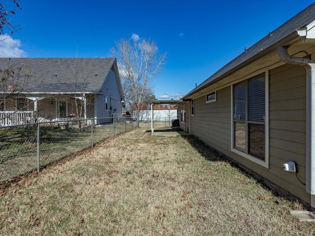 202 S Stratton Street, Decatur, TX 76234
