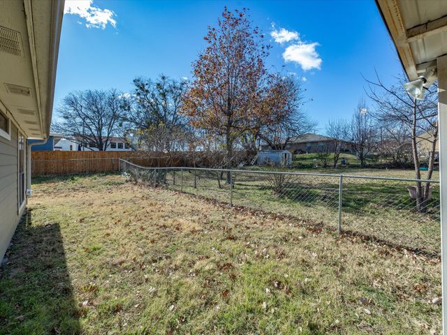 202 S Stratton Street, Decatur, TX 76234