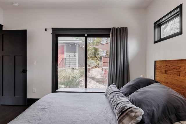 1910 Holly ST, Austin, TX 78702