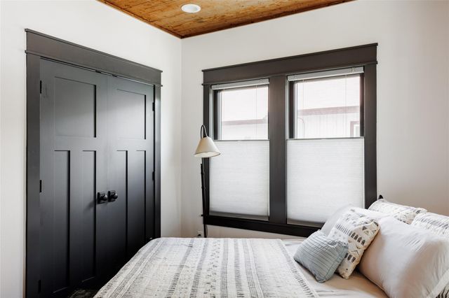 1910 Holly ST, Austin, TX 78702