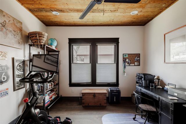 1910 Holly ST, Austin, TX 78702