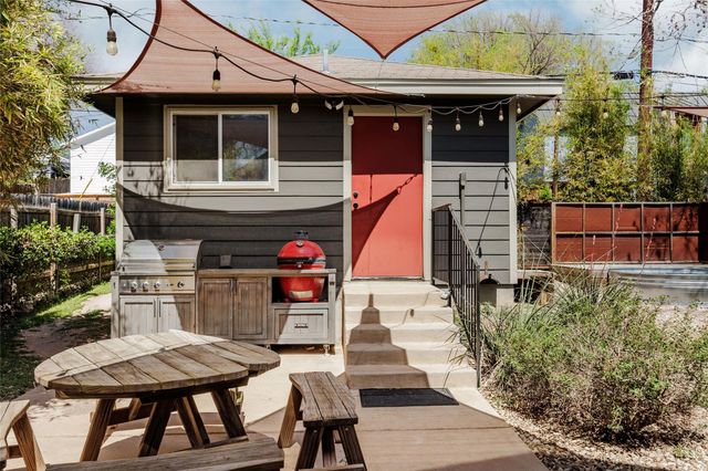 1910 Holly ST, Austin, TX 78702