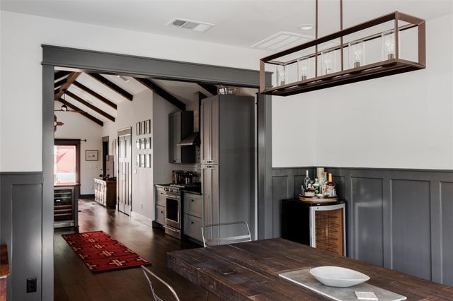 1910 Holly ST, Austin, TX 78702