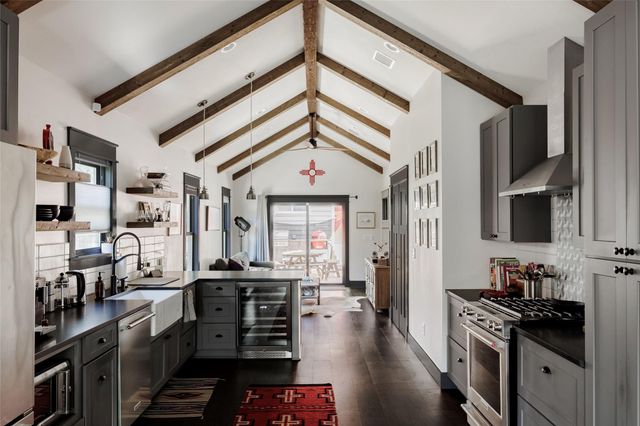 1910 Holly ST, Austin, TX 78702