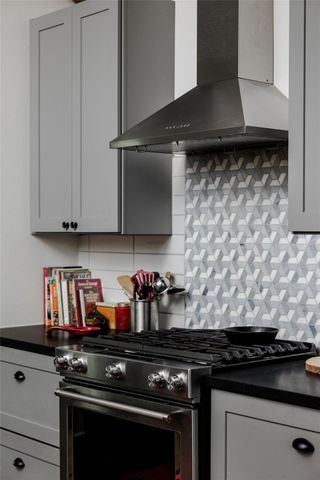 1910 Holly ST, Austin, TX 78702