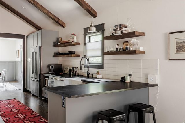 1910 Holly ST, Austin, TX 78702