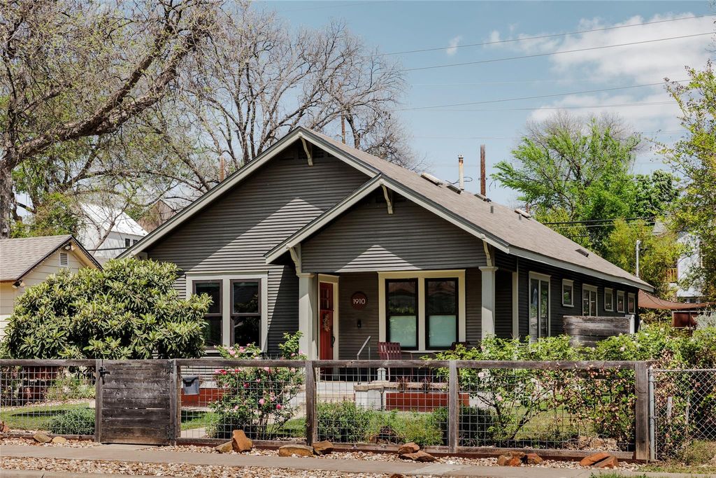 1910 Holly ST, Austin, TX 78702