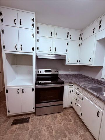 318 W Bonnell Street, Oxford, GA 30054