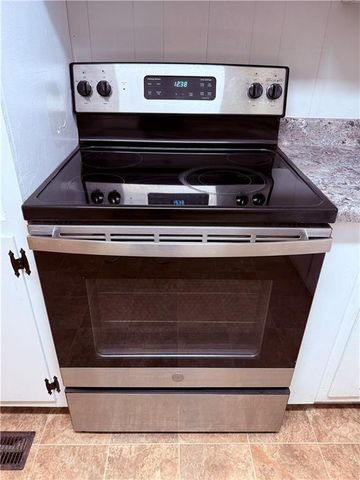 318 W Bonnell Street, Oxford, GA 30054