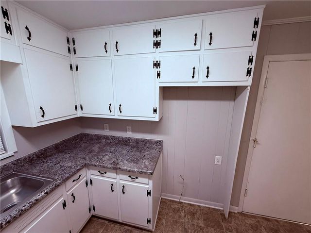 318 W Bonnell Street, Oxford, GA 30054