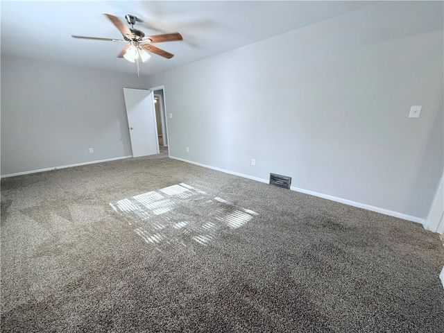 318 W Bonnell Street, Oxford, GA 30054