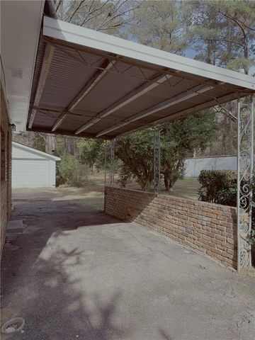 318 W Bonnell Street, Oxford, GA 30054