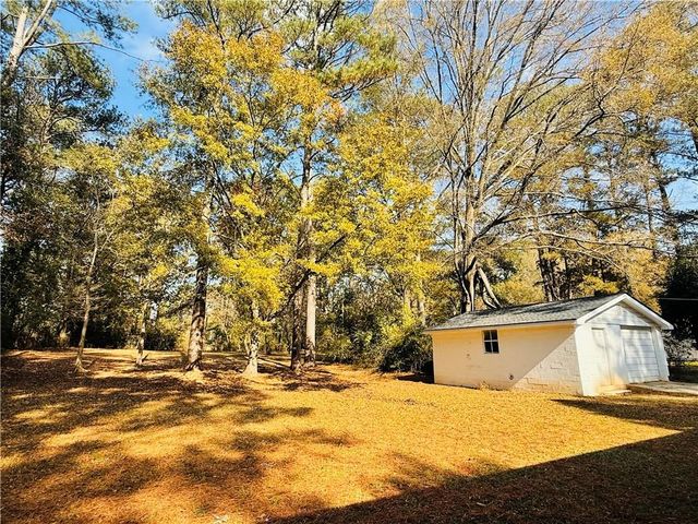 318 W Bonnell Street, Oxford, GA 30054