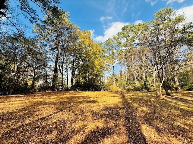 318 W Bonnell Street, Oxford, GA 30054