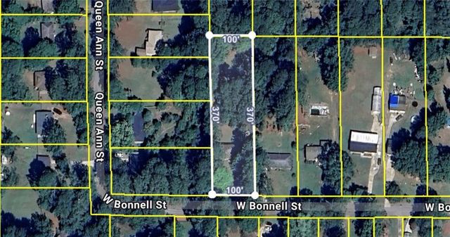 318 W Bonnell Street, Oxford, GA 30054