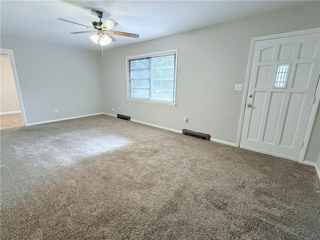 318 W Bonnell Street, Oxford, GA 30054