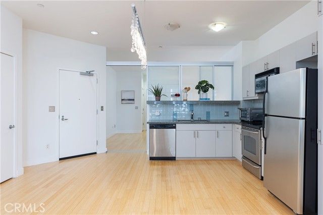 3810 Wilshire Boulevard 802, Los Angeles, CA 90010