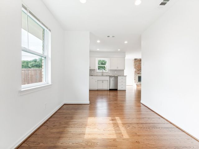 912 Fernwood Drive, Richardson, TX 75080