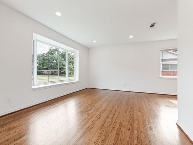 912 Fernwood Drive, Richardson, TX 75080