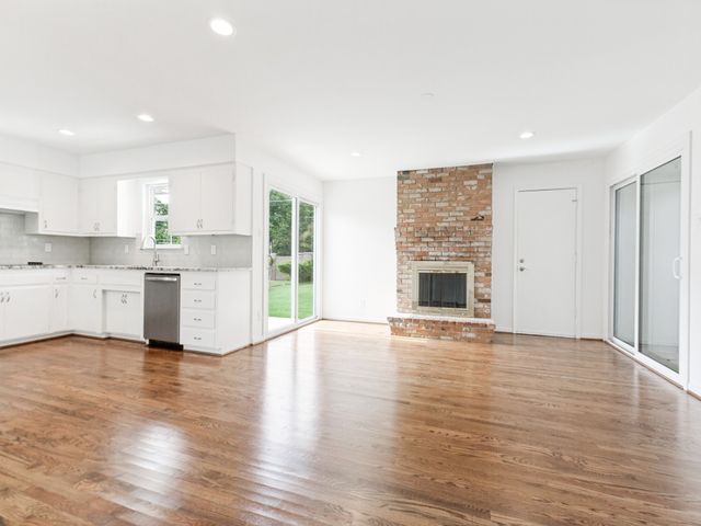 912 Fernwood Drive, Richardson, TX 75080