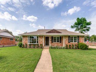 912 Fernwood Drive, Richardson, TX 75080