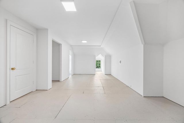 6439 Westchester Avenue, West University Place, TX 77005