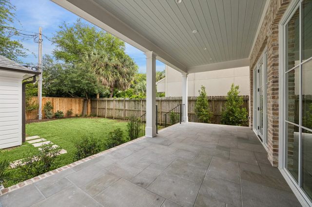 6439 Westchester Avenue, West University Place, TX 77005