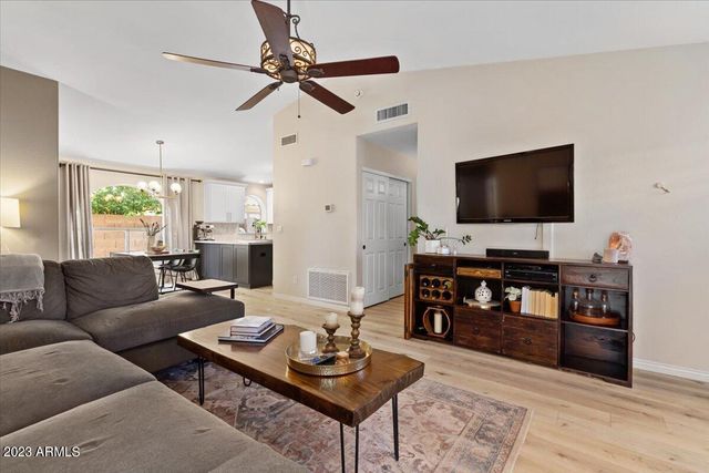 1891 W LONGHORN Drive, Chandler, AZ 85286
