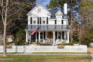 212 W Queen Street, Edenton, NC 27932