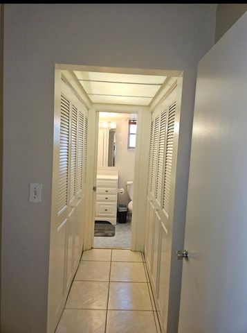 2581 N Garden 202 Drive N 202, Lake Worth, FL 33461