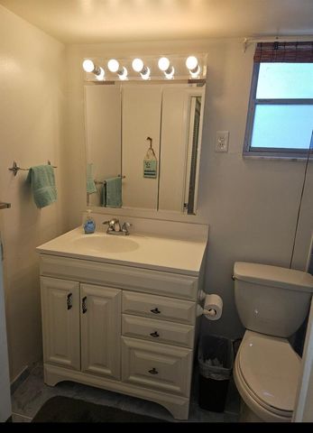 2581 N Garden 202 Drive N 202, Lake Worth, FL 33461