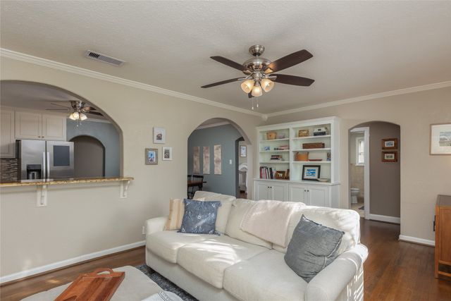 3924 Birchman Avenue, Fort Worth, TX 76107