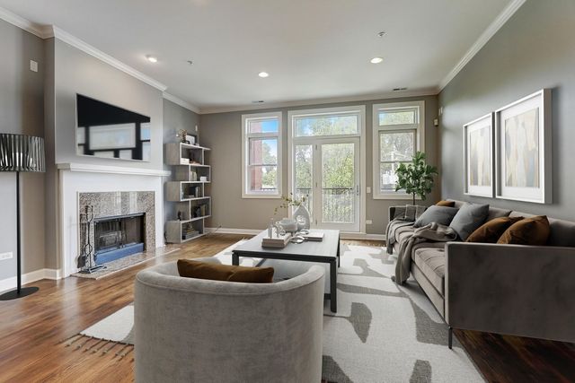 819 Foster Street 3N, Evanston, IL 60201