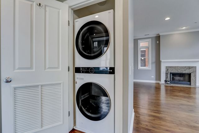 819 Foster Street 3N, Evanston, IL 60201