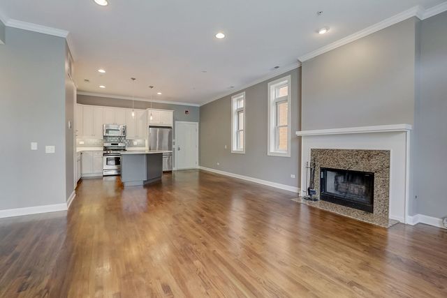 819 Foster Street 3N, Evanston, IL 60201