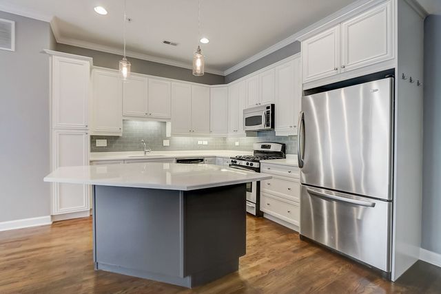 819 Foster Street 3N, Evanston, IL 60201