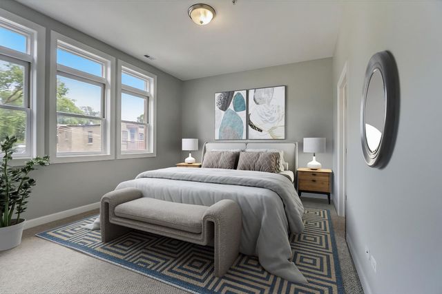 819 Foster Street 3N, Evanston, IL 60201