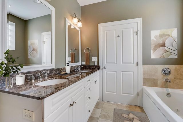 819 Foster Street 3N, Evanston, IL 60201