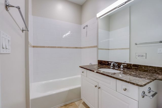 819 Foster Street 3N, Evanston, IL 60201