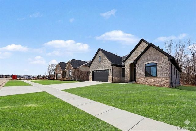 57135 Meadowridge Drive, Washington, MI 48094