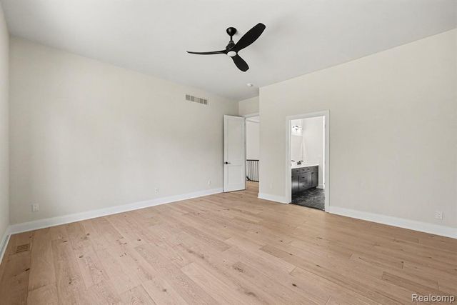 57135 Meadowridge Drive, Washington, MI 48094