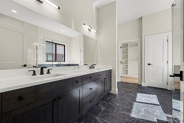 57135 Meadowridge Drive, Washington, MI 48094